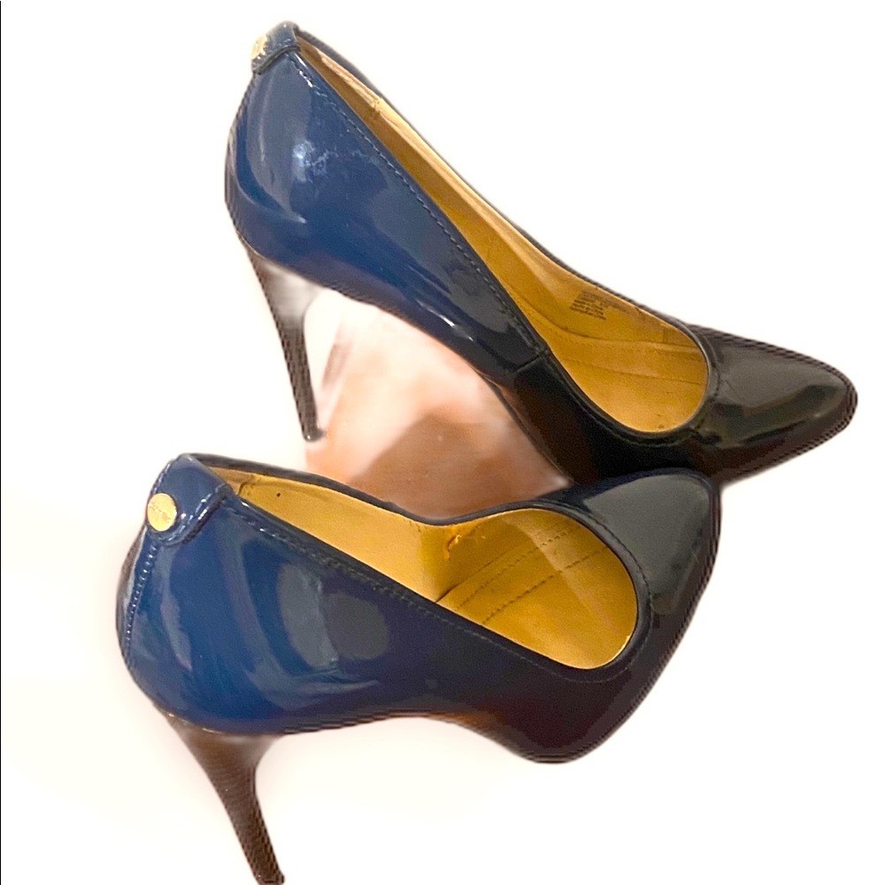 CALVIN KLEIN “WHINNIE” STILETTO HEELS SIZE 8 8.5 BLUE PATENT LEATHER